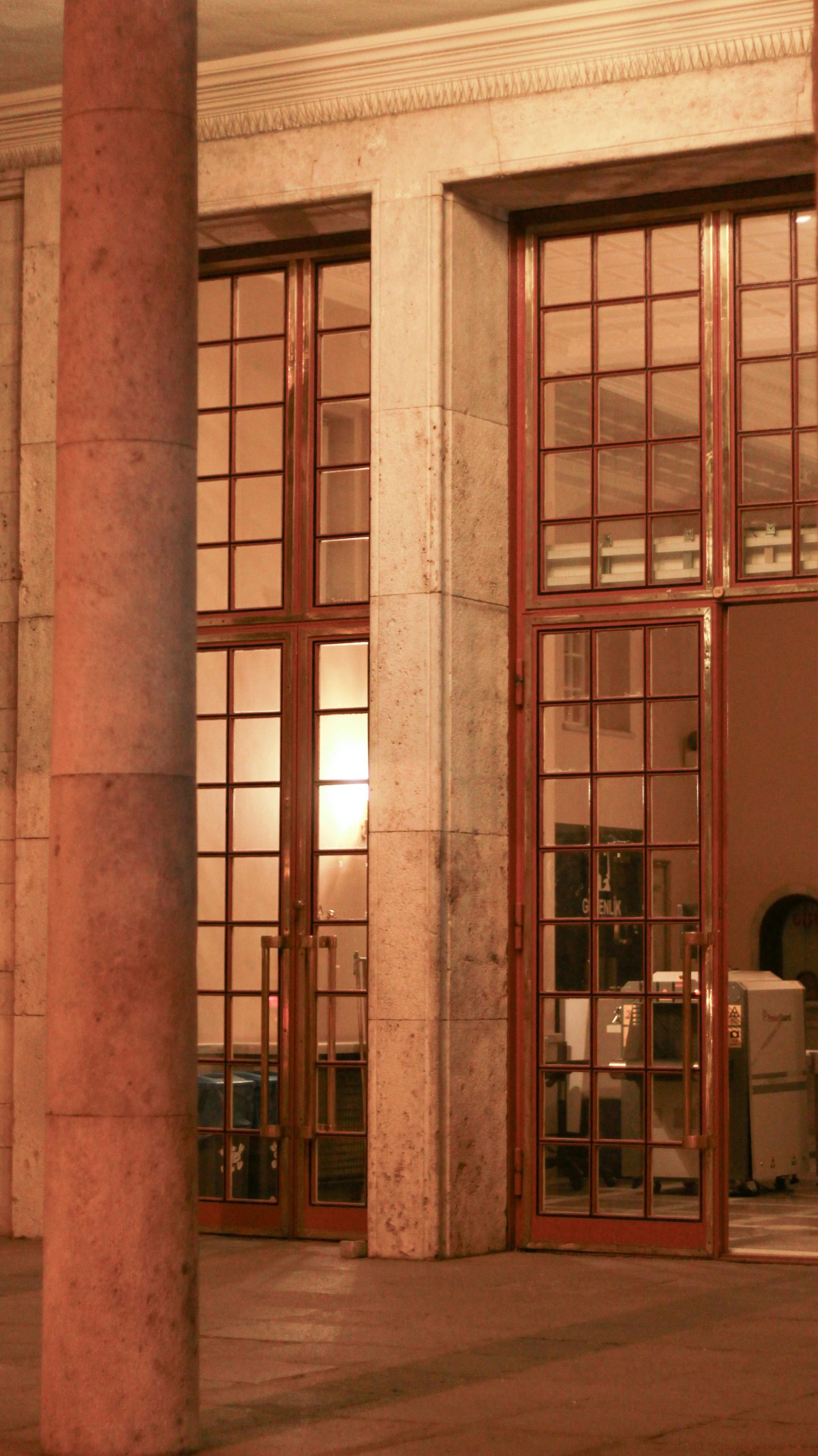 How OCBC Securities reduced acquisition costs by 61% with full-funnel AI optimization