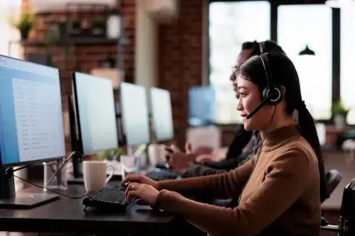 10 Cara Meningkatkan Pelayanan Customer Service dalam Bisnis